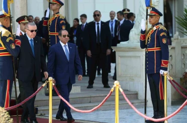 Cumhurbaşkanı Erdoğan, Mısır’da resmi törenle karşılandı 