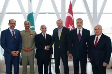 Cumhurbaşkanı Erdoğan, Pakistan Başbakanı Şerif ile bir araya geldi 