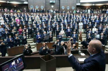 Cumhurbaşkanı Erdoğan: "’Paralel yönetim modeli’ sadece ana muhalefet partisinin kendisini değil, Türkiye siyasetini de ‘paralize’ ediyor" (1) 