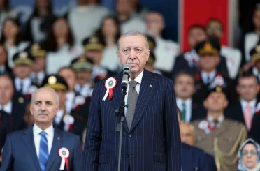Cumhurbaşkanı Erdoğan: "Zor, hassas ve mesuliyeti fevkalade yüksek bir görevi icra eden emniyet teşkilatımızın talep ve beklentilerini asla göz ardı etmiyoruz" 