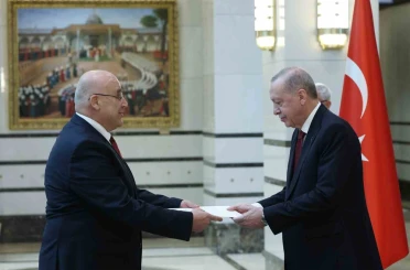 Cumhurbaşkanı Erdoğan’a 5 ülkenin büyükelçisinden güven mektubu 