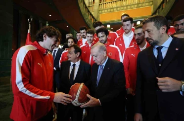 Cumhurbaşkanı Erdoğan’dan A Milli Erkek Basketbol Takımına tebrik 