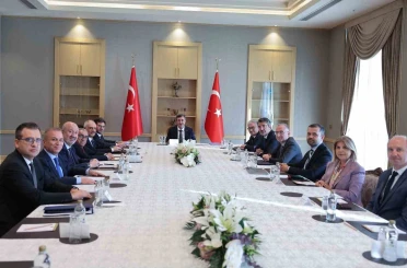 Cumhurbaşkanı Yardımcısı Yılmaz, Cumhurbaşkanlığı Ekonomi Politikaları Kurulu üyeleriyle bir araya geldi 