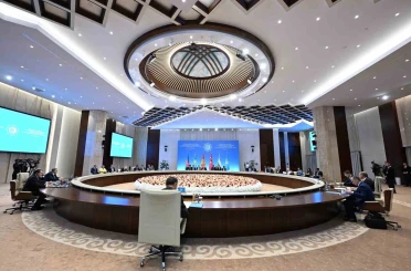 Cumhurbaşkanı Yardımcısı Yılmaz, Kırgızistan Cumhurbaşkanı Caparov ile bir araya geldi 