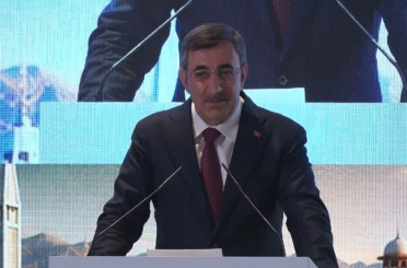 Cumhurbaşkanı Yardımcısı Yılmaz: "Pakistan ile ikili ticaret hacmimizi yakın gelecekte 5 milyar dolara çıkarmayı hedefliyoruz" 