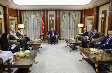 Cumhurbaşkanı Yardımcısı Yılmaz, Suudi Arabistan Yatırım Bakanı el-Falih ile bir araya geldi 