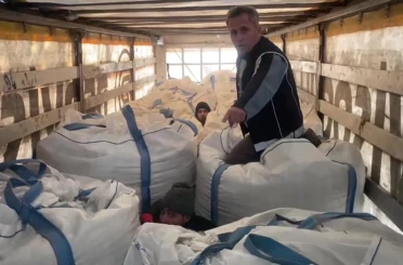 Çuvalların arasındaki 13 kaçak göçmen yakalandı