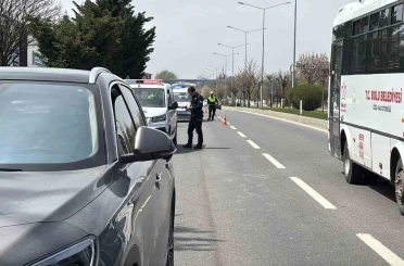 D-100’de karşıya geçmek isterken cipin çarptığı yaşlı adam ağır yaralandı 