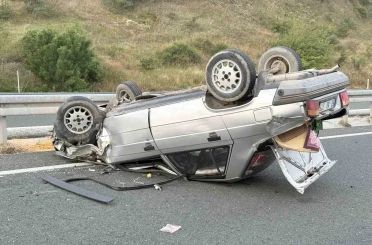 D100’de 3 araçlı trafik kazası: 1 ağır yaralı 