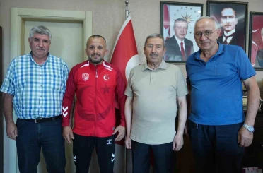 Darende Belediye Başkanı Bozkurt, dünya şampiyonu Semih Özdemir’i ağırladı 