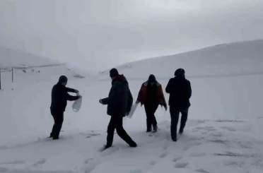 Darende’de öğretmen ve öğrenciler yaban hayvanlarını unutmadı 