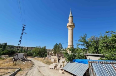 Darende’de tarihî Yusufpaşa Camisi yeniden ibadete açılmayı bekliyor 