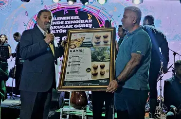 Darende’nin tescilli cevizi dünyaca ünlü rakibine fark attı