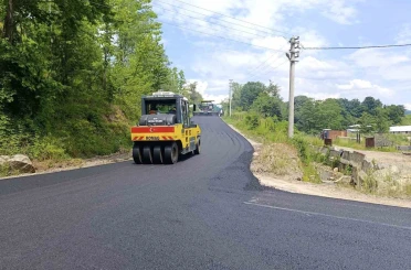 Darıyeri Hasanbey Köyü’nde sıcak asfalt çalışmaları tamamlandı 