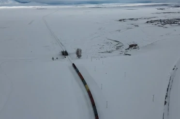 Demir İpek Yolu’nda görsel şölen: Karlar içinden süzülerek Kars’tan Avrupa’ya binlerce kilometrelik yolculuk 