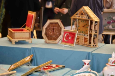 ‘Demir Parmaklıklardan Tuvale, Değişimin ve Emeğin Resmi’ Sergisi 