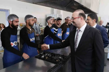 Denetimli serbestlik kapsamındaki 16 katılımcı, Atatürk Üniversitesinde Gastronomi ve mutfak sanatları eğitimi alacak 