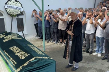 Denizde boğulan 17 yaşındaki çocuk toprağa verildi 