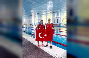 Denizli Büyükşehir Belediyesporlu yüzücüler altın madalyaları topladı 