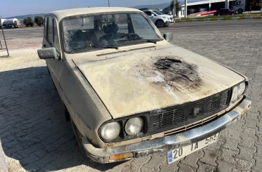 Denizli'de seyir halindeki otomobil alev aldı