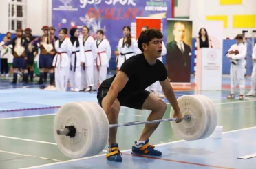 Denizli’de GSB Spor Okulları törenle açıldı 