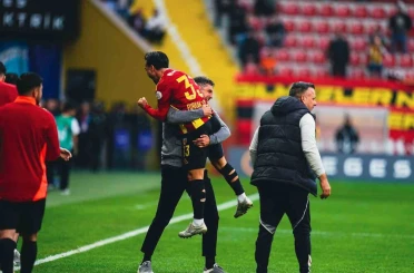 Denswill ve Furkan Soyalp ilk gollerini attı 