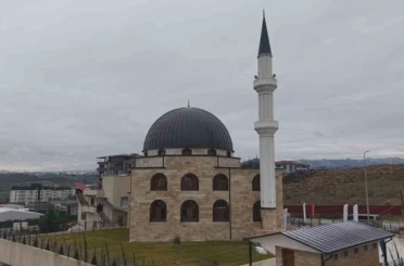 Deprem sonrası inşa edilen 118. cami olan ‘Gazze Şehitleri Camii’ ibadete açıldı 
