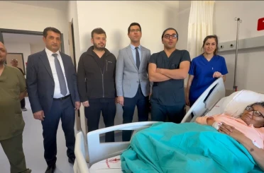 Deprem sonrası yeniden yapılan Nurhak Devlet Hastanesi’nde ilk ameliyat 