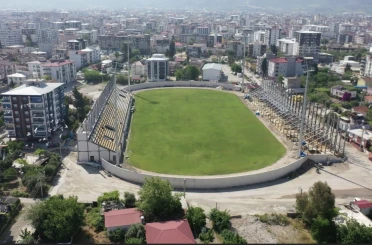Depremde hasar alan 7 Ocak Stadyumu, yeniden yükseliyor 