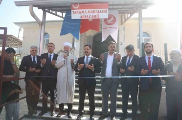 Depremin yıktığı kentte inşası tamamlanan 107’nci cami ibadete açıldı 