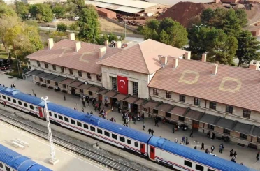Depremlere direnen yapı: Erzincan Tren Garı 