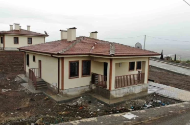 Depremzede vatandaş: "Babamızın yapmadığını devletimiz yaptı" 