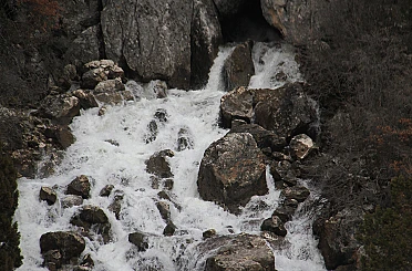 Derebucak'ta kuruyan Düden Şelalesi yeniden akmaya başladı