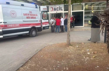 Dernek başkanı düğünde silah sıkmak isterken 2 kişiyi yaraladı 