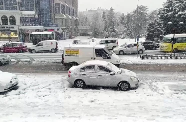Develi’de kar yağışı etkili oldu 