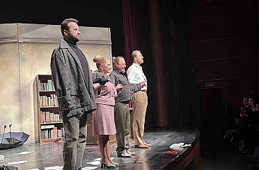 Devlet Tiyatrosu’nun unutulmaz oyunu Profesyonel son kez sahnedeydi 