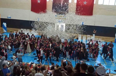 Devrek Hamidiye Anadolu lisesinden mezuniyet töreni 