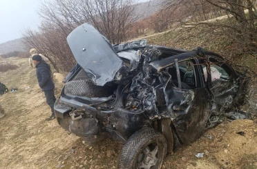 Devrilen otomobilde ki 5 kişi yaralandı