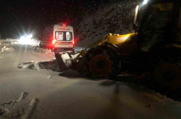 Dicle Kaymakamı Atış: "İlçede kaymakamlık koordinesinde karla mücadele ediliyor" 