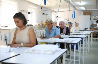 Didim’de kadınlar dikiş öğrenirken üretime de katkı sağlıyor 