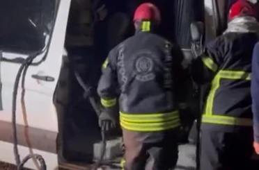 Dilovası’nda tır ile işçi minibüsü çarpıştı: 9 yaralı 