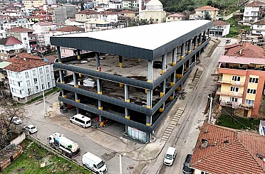 Dilovası’ndaki katlı otopark belediye hizmet binasına dönüştürülüyor 