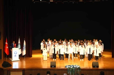 Diş hekimliği fakültesinde beyaz önlük heyecanı 