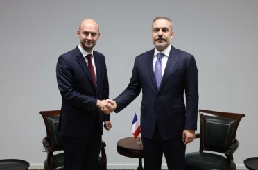Dışişleri Bakanı Fidan, Fransa Dışişleri Bakanı Barrot ile görüştü 