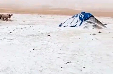 Diyadin’de Eylül’de yağan kar köyü beyaza bürüdü 