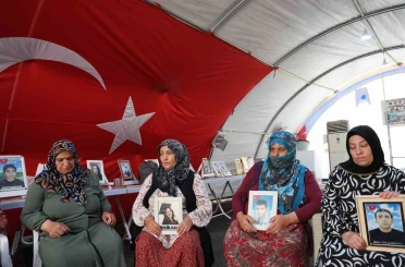 Diyarbakır anneleri PKK ve uzantısı YPG-SDG’nin feshini değerlendirdi 