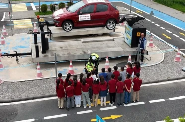 Diyarbakır Emniyetinin trafikteki farkındalık çalışmalarında uygulamalı eğitim 
