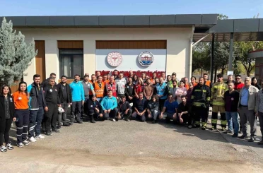 Diyarbakır’da ekiplerin deprem tatbikatı gerçeği aratmadı 