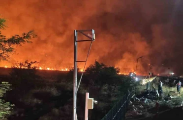 Diyarbakır’da geceyi aydınlatan anız yangını 