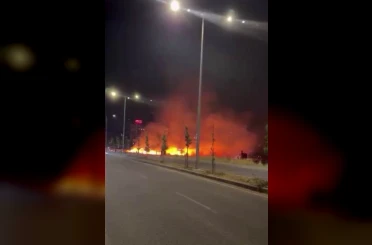Diyarbakır’da geceyi gündüze çeviren yangın 